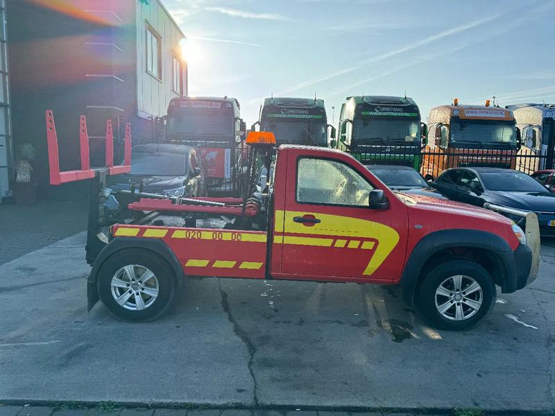 Mazda BT-50 4X4 + TOW TRUCK + DOUBLE WINCH + REMOTE - Furgoneta: foto 4 Mazda BT-50 4X4 + TOW TRUCK + DOUBLE WINCH + REMOTE - Furgoneta: foto 4
