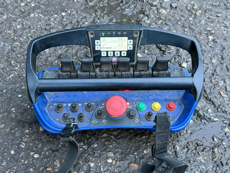 Leasing de MAN TGS 35.480 8X4 + HMF 2420-K3 REMOTE + TIPPER MAN TGS 35.480 8X4 + HMF 2420-K3 REMOTE + TIPPER: foto 6 Leasing de MAN TGS 35.480 8X4 + HMF 2420-K3 REMOTE + TIPPER MAN TGS 35.480 8X4 + HMF 2420-K3 REMOTE + TIPPER: foto 6