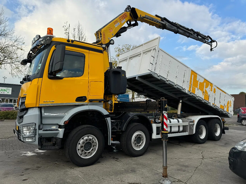 Mercedes-Benz Arocs 4448 8X4 + EURO 6 + FASSI F315 + REMOTE + KIPPER + STEERING AXLE - Camión volquete, Camión grúa: foto 1 Mercedes-Benz Arocs 4448 8X4 + EURO 6 + FASSI F315 + REMOTE + KIPPER + STEERING AXLE - Camión volquete, Camión grúa: foto 1