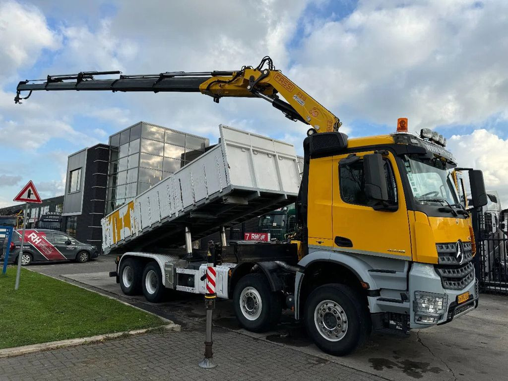 Mercedes-Benz Arocs 4448 8X4 + EURO 6 + FASSI F315 + REMOTE + - Camión grúa, Camión volquete: foto 1 Mercedes-Benz Arocs 4448 8X4 + EURO 6 + FASSI F315 + REMOTE + - Camión grúa, Camión volquete: foto 1