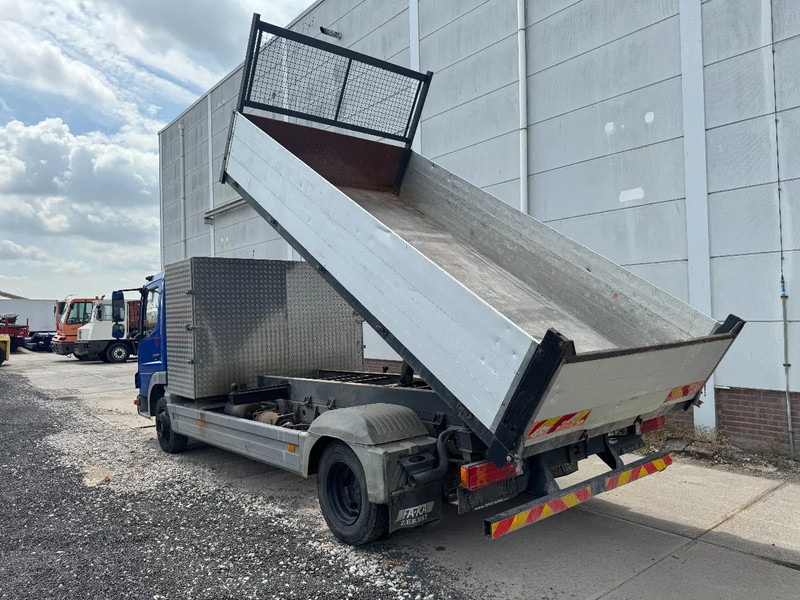 Mercedes-Benz Atego 815 4X2 3 WAY KIPPER FULL STEEL MANUAL GEAR - Camión volquete: foto 5 Mercedes-Benz Atego 815 4X2 3 WAY KIPPER FULL STEEL MANUAL GEAR - Camión volquete: foto 5