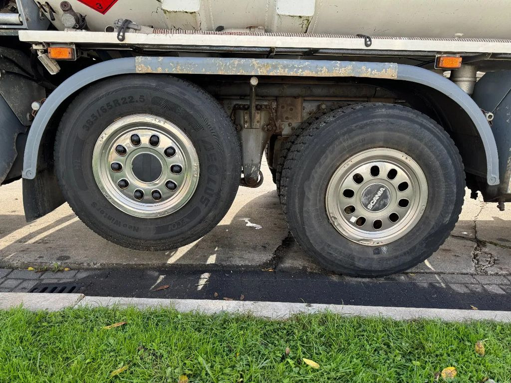Scania P114-380 6X2 - EURO 3 + 3 CAMBER + RETARDER + LI - Camión cisterna: foto 5 Scania P114-380 6X2 - EURO 3 + 3 CAMBER + RETARDER + LI - Camión cisterna: foto 5