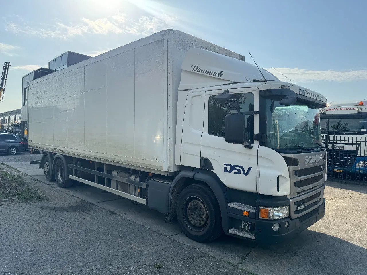 Scania P280 6X2 SCHMITZ BOX + ZEPRO 2000KG LIFT EURO 6 - Camión caja cerrada: foto 3 Scania P280 6X2 SCHMITZ BOX + ZEPRO 2000KG LIFT EURO 6 - Camión caja cerrada: foto 3