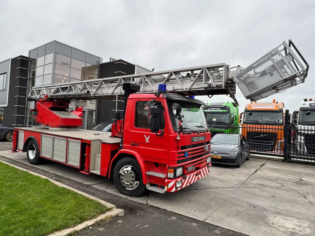 Scania P82 4X2 - FIRE TRUCK - 30M LIFT - Camión de bomberos: foto 3 Scania P82 4X2 - FIRE TRUCK - 30M LIFT - Camión de bomberos: foto 3