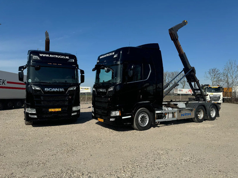 Scania R580 V8 NGS 6X2 EURO 6 VDL 20T HOOK - Camión multibasculante: foto 1 Scania R580 V8 NGS 6X2 EURO 6 VDL 20T HOOK - Camión multibasculante: foto 1