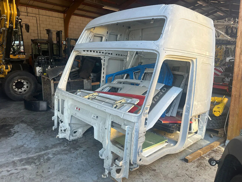 Volvo FH XL - Cabina e interior para Camión: foto 1 Volvo FH XL - Cabina e interior para Camión: foto 1