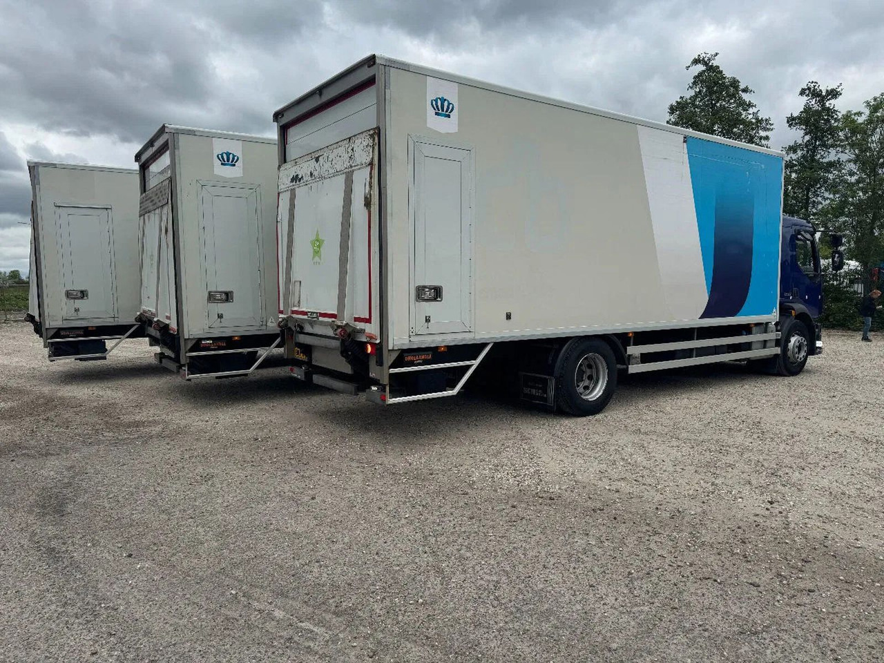 Volvo FL 250 4X2 3 UNITS CARGO LOCK + DHOLLANDIA LIFT - Camión caja cerrada: foto 4 Volvo FL 250 4X2 3 UNITS CARGO LOCK + DHOLLANDIA LIFT - Camión caja cerrada: foto 4