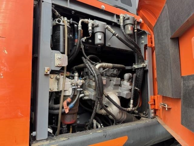 Hitachi ZX 170 W - Excavadora de ruedas: foto 5 Hitachi ZX 170 W - Excavadora de ruedas: foto 5