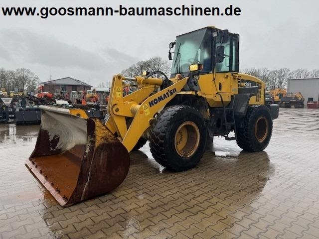 KOMATSU WA 200 - Cargadora de ruedas: foto 1 KOMATSU WA 200 - Cargadora de ruedas: foto 1