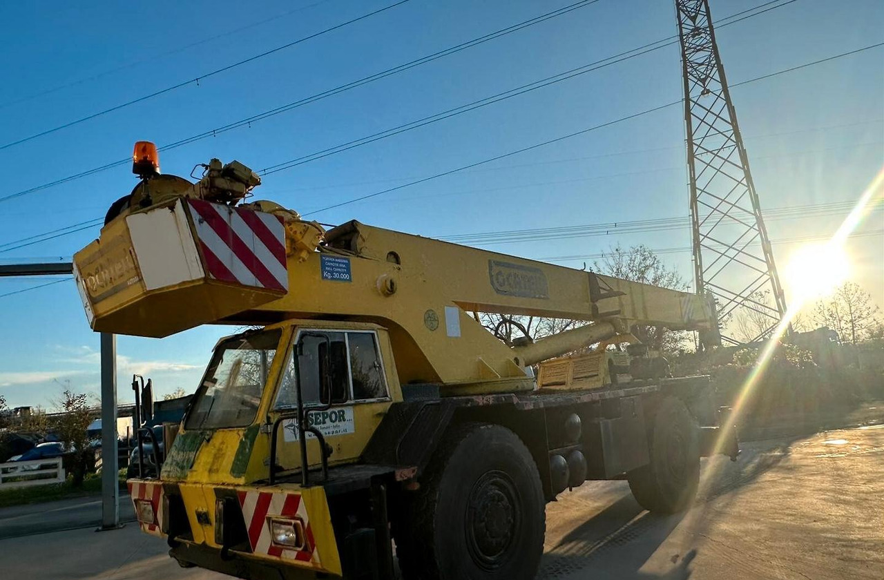 Autogru Locatelli 30 ton - Grúa: foto 4 Autogru Locatelli 30 ton - Grúa: foto 4