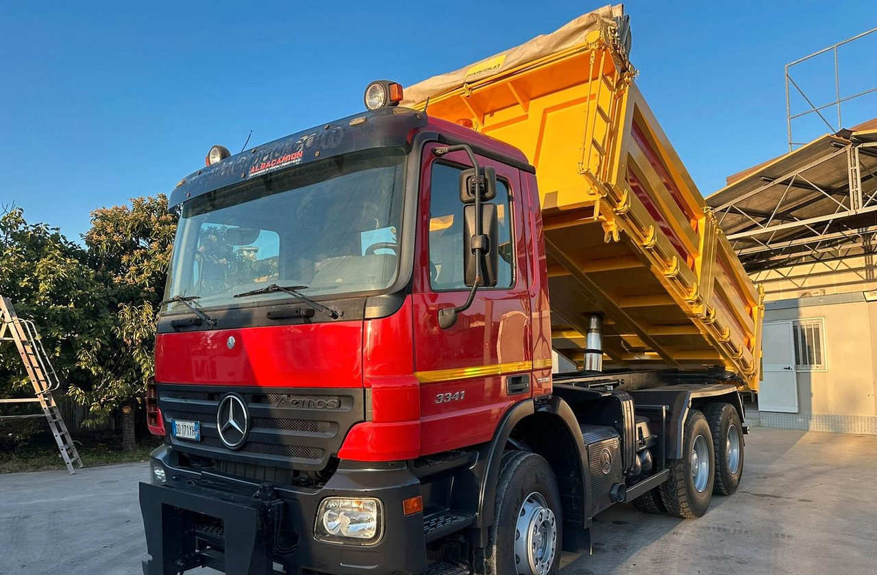 Mercedes 3 assi ribaltabile euro 5 - Camión volquete: foto 2 Mercedes 3 assi ribaltabile euro 5 - Camión volquete: foto 2