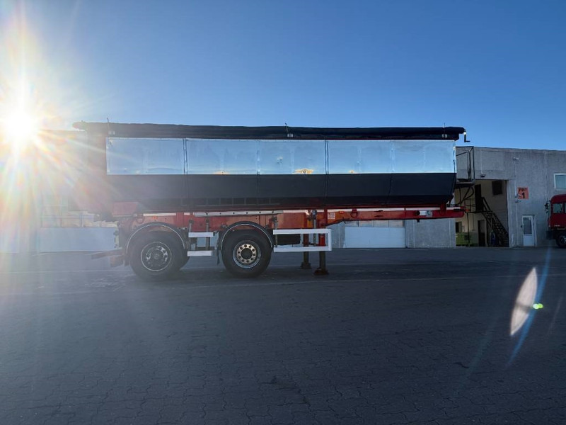 KLC Tipper / Kipper / Tiptrailer - Semirremolque volquete: foto 2 KLC Tipper / Kipper / Tiptrailer - Semirremolque volquete: foto 2