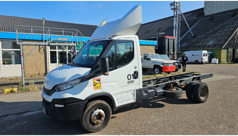 Iveco Daily IS70CI2BA - Camión chasis: foto 1 Iveco Daily IS70CI2BA - Camión chasis: foto 1