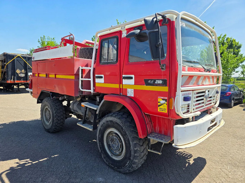 Renault Midliner 210 M210 - Camión de bomberos: foto 3 Renault Midliner 210 M210 - Camión de bomberos: foto 3