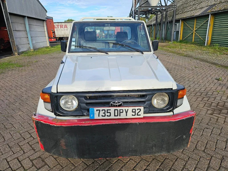 Toyota Land Cruiser LB71MOD - Coche: foto 2 Toyota Land Cruiser LB71MOD - Coche: foto 2