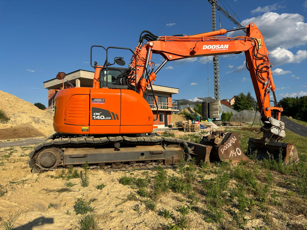 DOOSAN DX 140 LCR-3 - Excavadora de cadenas: foto 2 DOOSAN DX 140 LCR-3 - Excavadora de cadenas: foto 2
