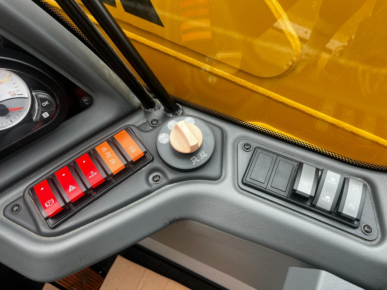 Cargadora de ruedas telescópica LIEBHERR T 60-9s: foto 18 Cargadora de ruedas telescópica LIEBHERR T 60-9s: foto 18