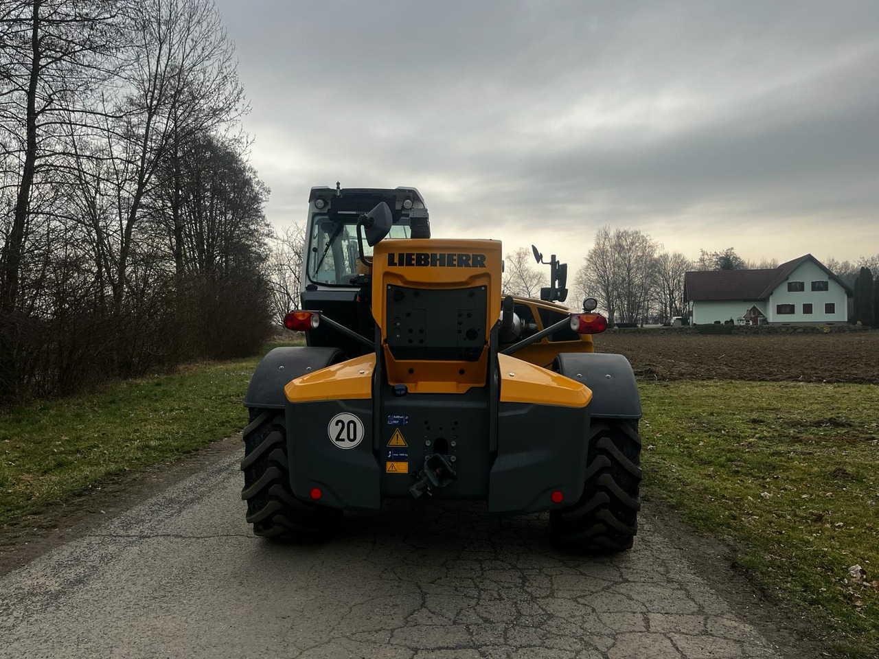 Cargadora de ruedas telescópica LIEBHERR T 60-9s: foto 6 Cargadora de ruedas telescópica LIEBHERR T 60-9s: foto 6