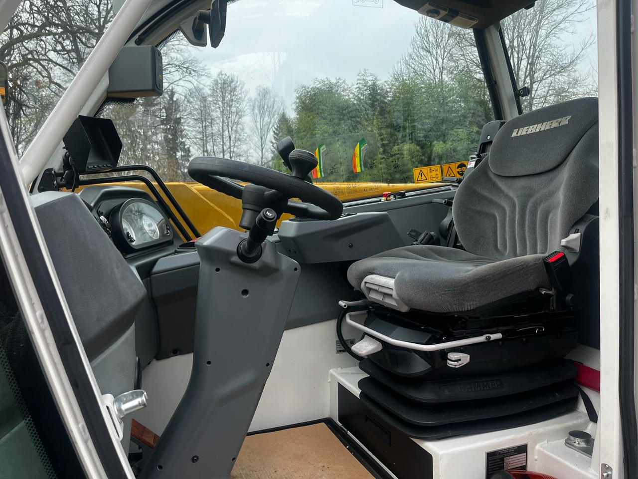 Cargadora de ruedas telescópica LIEBHERR T 60-9s: foto 14 Cargadora de ruedas telescópica LIEBHERR T 60-9s: foto 14