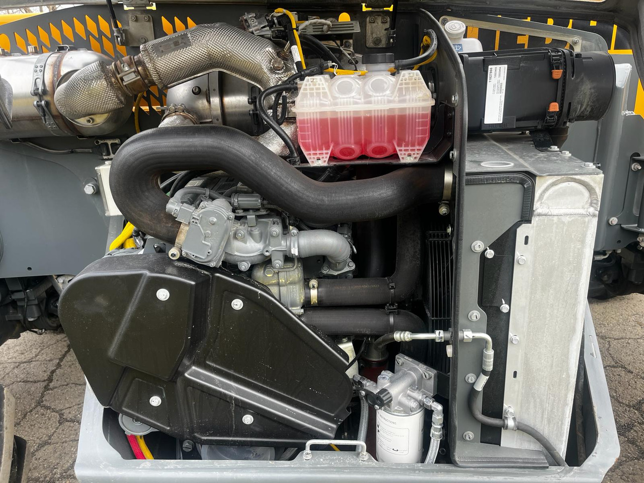 Cargadora de ruedas telescópica LIEBHERR T 60-9s: foto 11 Cargadora de ruedas telescópica LIEBHERR T 60-9s: foto 11