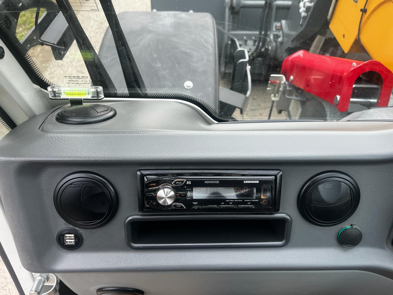 Cargadora de ruedas telescópica LIEBHERR T 60-9s: foto 20 Cargadora de ruedas telescópica LIEBHERR T 60-9s: foto 20