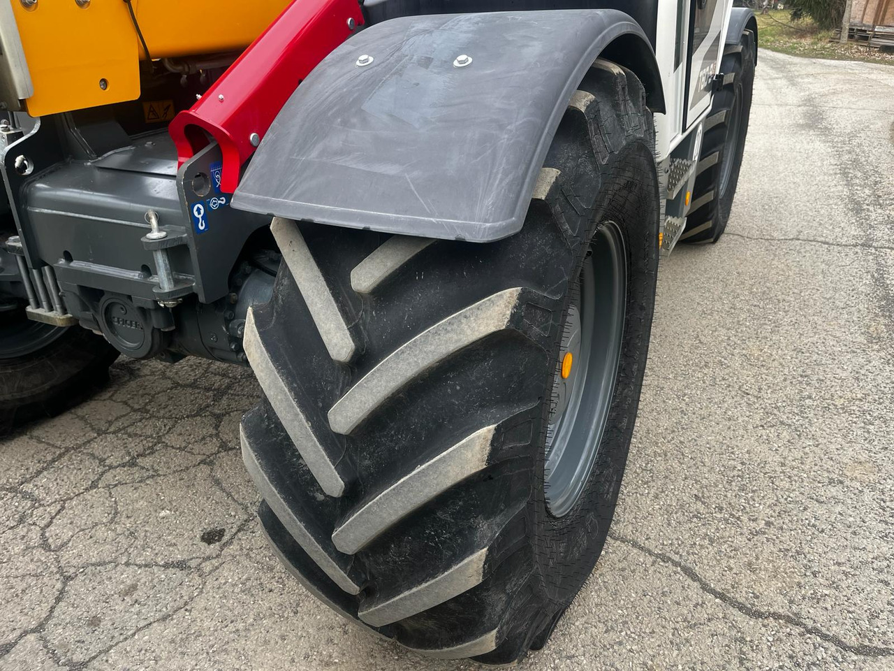 Cargadora de ruedas telescópica LIEBHERR T 60-9s: foto 10 Cargadora de ruedas telescópica LIEBHERR T 60-9s: foto 10