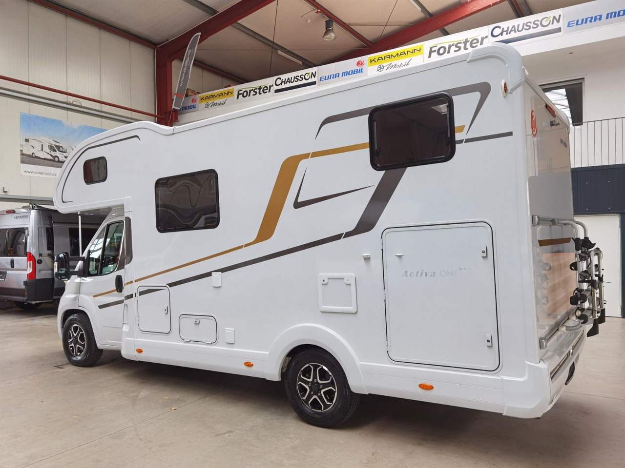 Eura Mobil ACTIVA ONE 690 HB / 180PS-40H MAXI/ PANORAMADACH - Autocaravana capuchina: foto 5 Eura Mobil ACTIVA ONE 690 HB / 180PS-40H MAXI/ PANORAMADACH - Autocaravana capuchina: foto 5