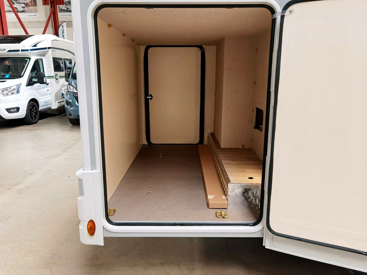 Autocaravana perfilada Forster T 669 EBN COUPÈ / -2025-/165PS/ SILVER - EDITION: foto 9 Autocaravana perfilada Forster T 669 EBN COUPÈ / -2025-/165PS/ SILVER - EDITION: foto 9