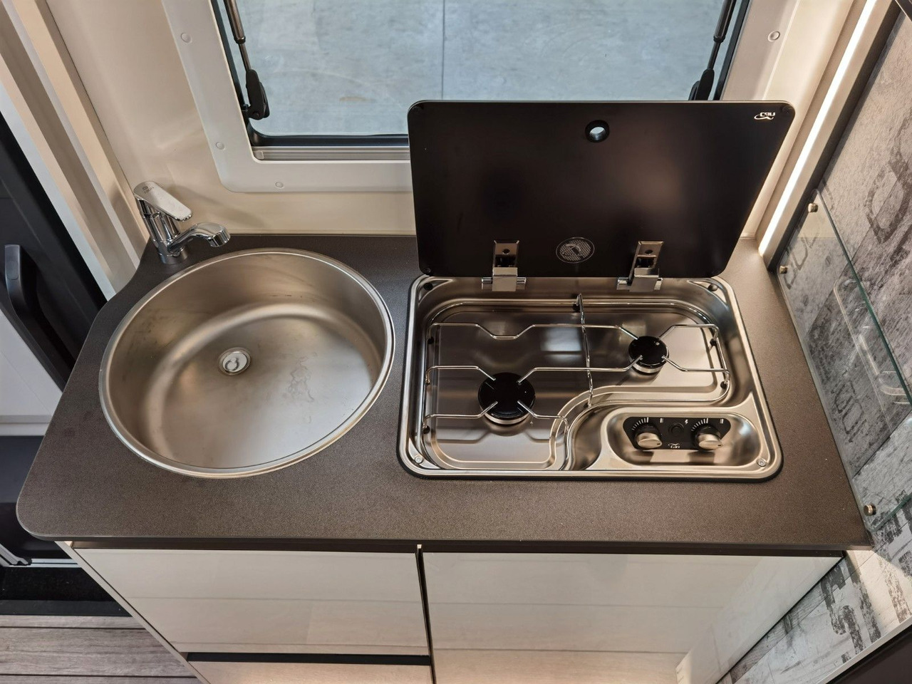 Autocaravana perfilada Forster T 669 EBN COUPÈ / -2025-/165PS/ SILVER - EDITION: foto 16 Autocaravana perfilada Forster T 669 EBN COUPÈ / -2025-/165PS/ SILVER - EDITION: foto 16