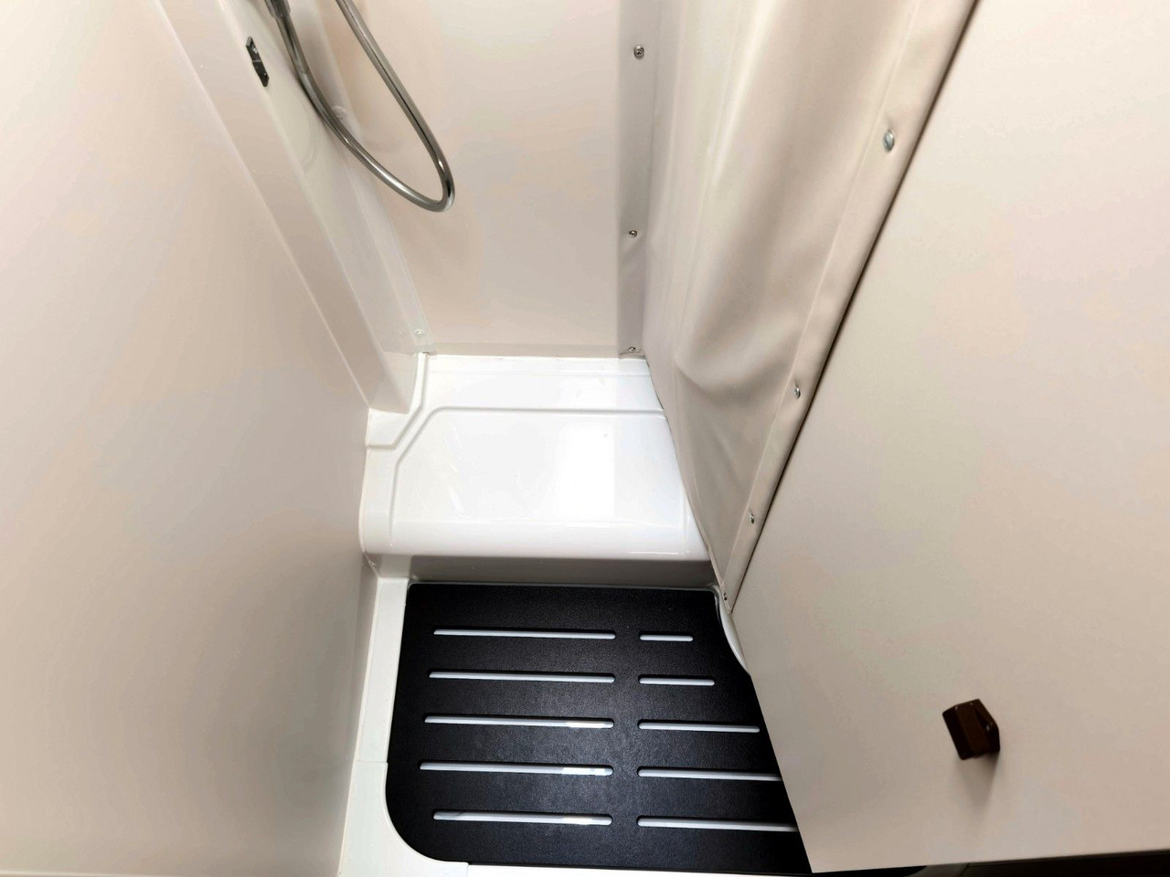 Autocaravana perfilada Forster T 669 EBN COUPÈ / -2025-/165PS/ SILVER - EDITION: foto 21 Autocaravana perfilada Forster T 669 EBN COUPÈ / -2025-/165PS/ SILVER - EDITION: foto 21