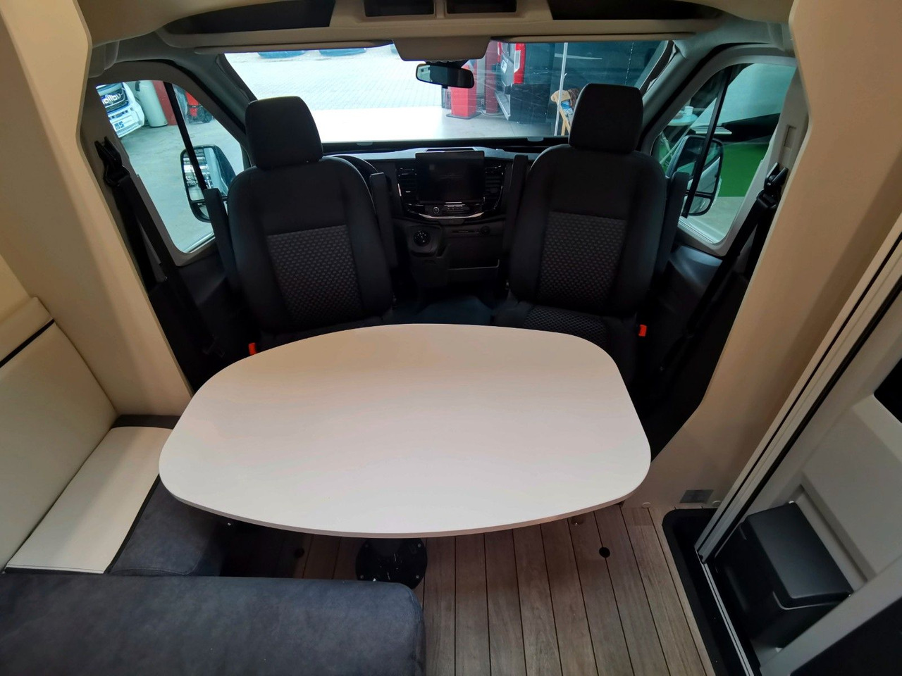 Autocaravana perfilada Forster T 669 EBN COUPÈ / -2025-/165PS/ SILVER - EDITION: foto 13 Autocaravana perfilada Forster T 669 EBN COUPÈ / -2025-/165PS/ SILVER - EDITION: foto 13