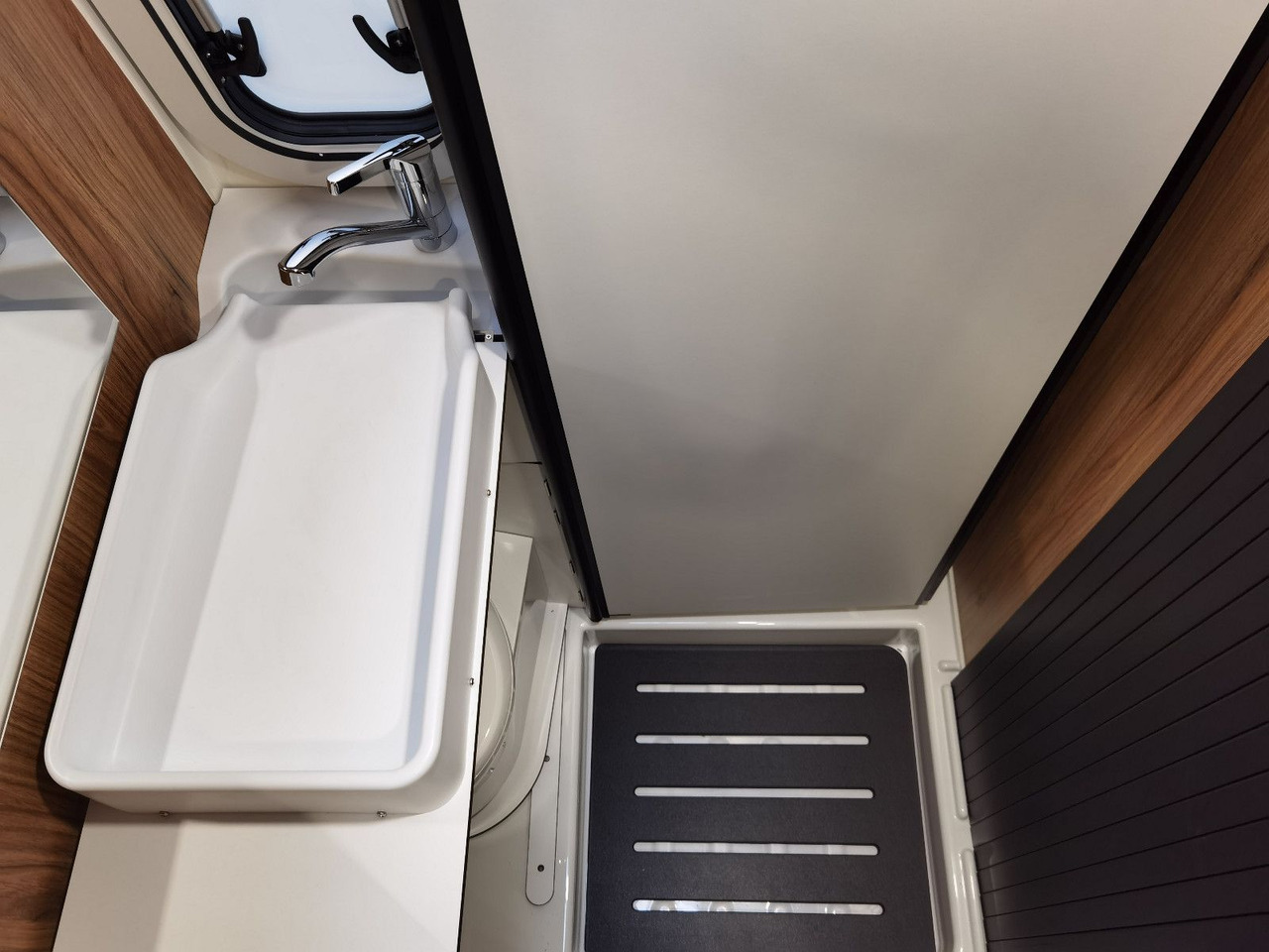 Cámper Karmann DEXTER 580 /-MODELL 2026-/ PANORAMA DACHFENSTER: foto 19