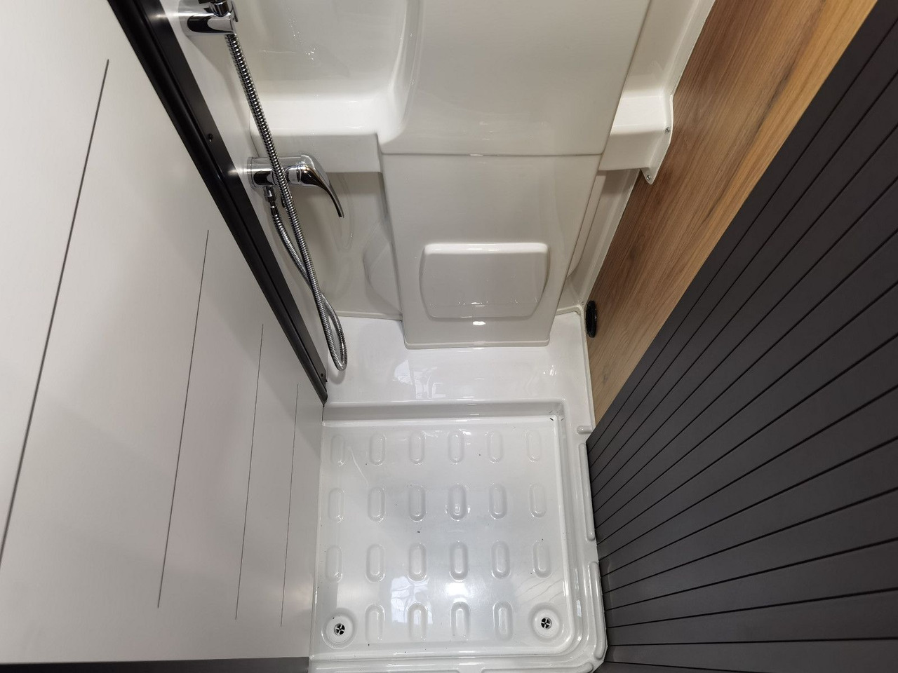 Cámper Karmann DEXTER 580 /-MODELL 2026-/ PANORAMA DACHFENSTER: foto 21