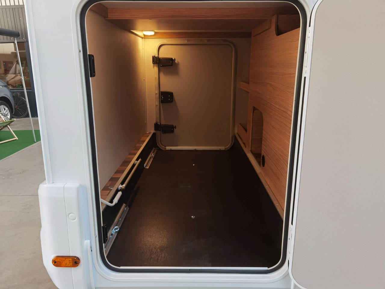 Autocaravana perfilada Weinsberg CARACOMPACT 600 MEG PEPPER / 8G. - AUTOMATIK: foto 9