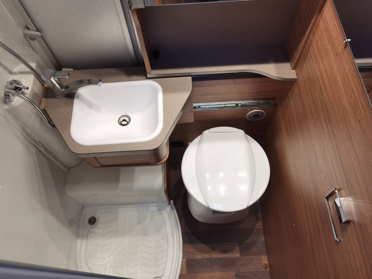 Autocaravana perfilada Weinsberg CARACOMPACT 600 MEG PEPPER / 8G. - AUTOMATIK: foto 22