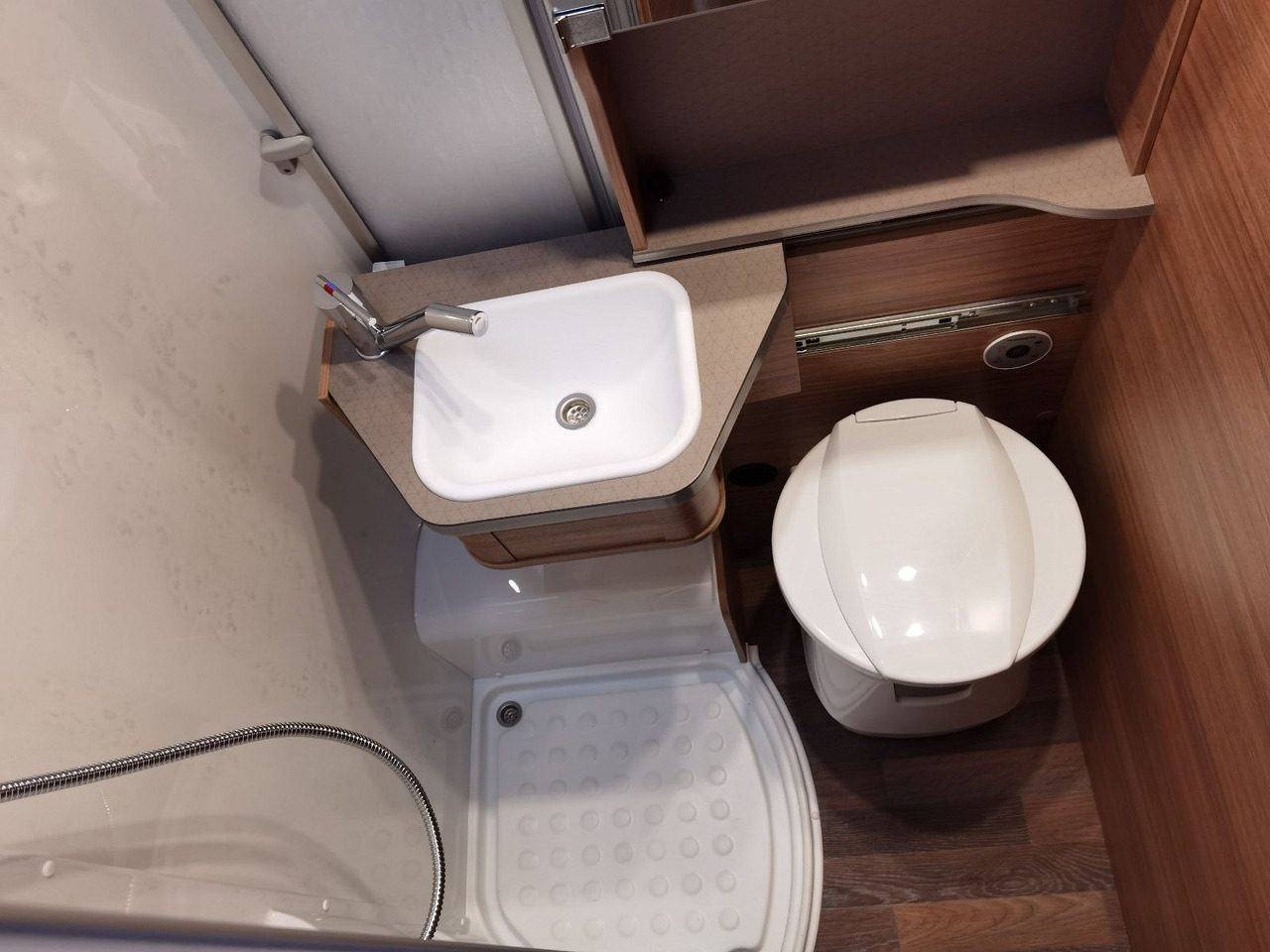 Leasing de  Weinsberg CARAHOME 550 MG /- 2025 - / 140 PS / NUR 5.97M Weinsberg CARAHOME 550 MG /- 2025 - / 140 PS / NUR 5.97M: foto 22