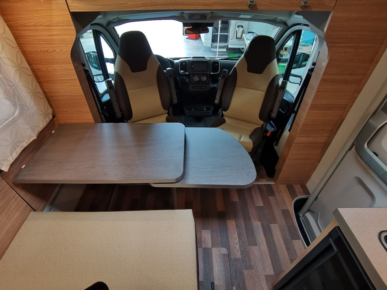 Leasing de  Weinsberg CARAHOME 550 MG /- 2025 - / 140 PS / NUR 5.97M Weinsberg CARAHOME 550 MG /- 2025 - / 140 PS / NUR 5.97M: foto 14