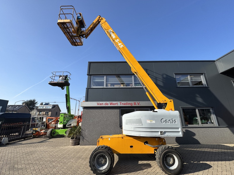 Genie S45 4x4 DEUTZ DIESEL 3000uur 15,7M Werkhoogte - Plataforma telescopica: foto 3 Genie S45 4x4 DEUTZ DIESEL 3000uur 15,7M Werkhoogte - Plataforma telescopica: foto 3