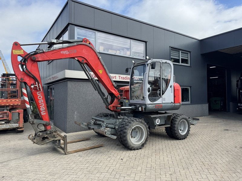 Neuson 9503 WD Mobiele Kraan 2009 Palletvork, Smalle Bak / Breede Bak 8860hours Deutz Diesel. - Autogrúa: foto 3 Neuson 9503 WD Mobiele Kraan 2009 Palletvork, Smalle Bak / Breede Bak 8860hours Deutz Diesel. - Autogrúa: foto 3