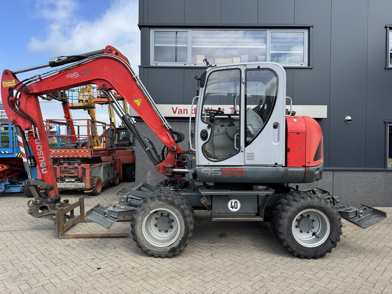 Neuson 9503 WD Mobiele Kraan 2009 Palletvork, Smalle Bak / Breede Bak 8860hours Deutz Diesel. - Autogrúa: foto 1 Neuson 9503 WD Mobiele Kraan 2009 Palletvork, Smalle Bak / Breede Bak 8860hours Deutz Diesel. - Autogrúa: foto 1