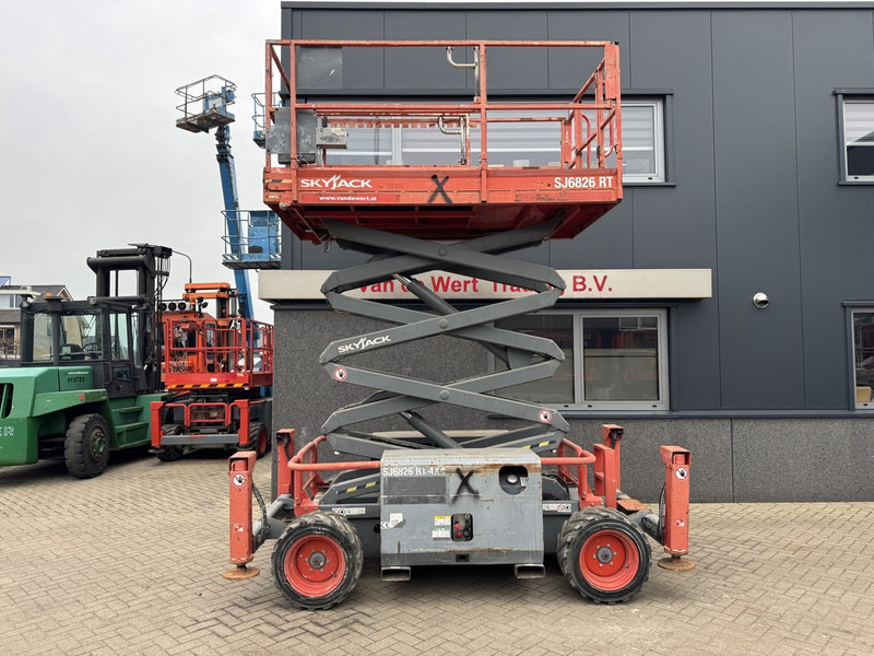 Skyjack SJ 6826RT Schaarhoogwerker / Scissor / Arbeitsbuhne 2015 4X4 Kubota Diesel 10M Werkhoogte - Plataforma de tijeras: foto 5 Skyjack SJ 6826RT Schaarhoogwerker / Scissor / Arbeitsbuhne 2015 4X4 Kubota Diesel 10M Werkhoogte - Plataforma de tijeras: foto 5
