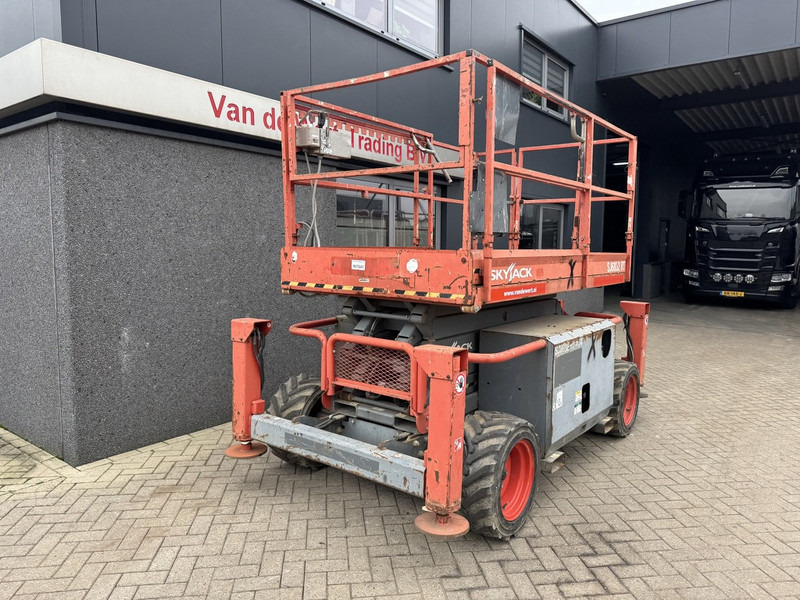 Skyjack SJ 6832RT Schaarhoogwerker / Scissor / Arbeitsbuhne 2015 4X4 Kubota Diesel 12M Werkhoogte - Plataforma de tijeras: foto 3 Skyjack SJ 6832RT Schaarhoogwerker / Scissor / Arbeitsbuhne 2015 4X4 Kubota Diesel 12M Werkhoogte - Plataforma de tijeras: foto 3