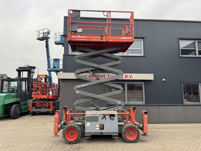 Skyjack SJ 6832RT Schaarhoogwerker / Scissor / Arbeitsbuhne 2015 4X4 Kubota Diesel 12M Werkhoogte - Plataforma de tijeras: foto 5 Skyjack SJ 6832RT Schaarhoogwerker / Scissor / Arbeitsbuhne 2015 4X4 Kubota Diesel 12M Werkhoogte - Plataforma de tijeras: foto 5