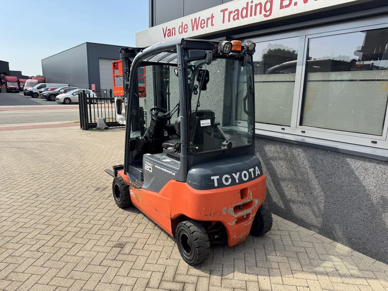 Toyota 8FBM20T Triplo 470 Freelift / Sideshift Elektrisch 2017 6145Hours - Carretilla elevadora eléctrica: foto 4 Toyota 8FBM20T Triplo 470 Freelift / Sideshift Elektrisch 2017 6145Hours - Carretilla elevadora eléctrica: foto 4