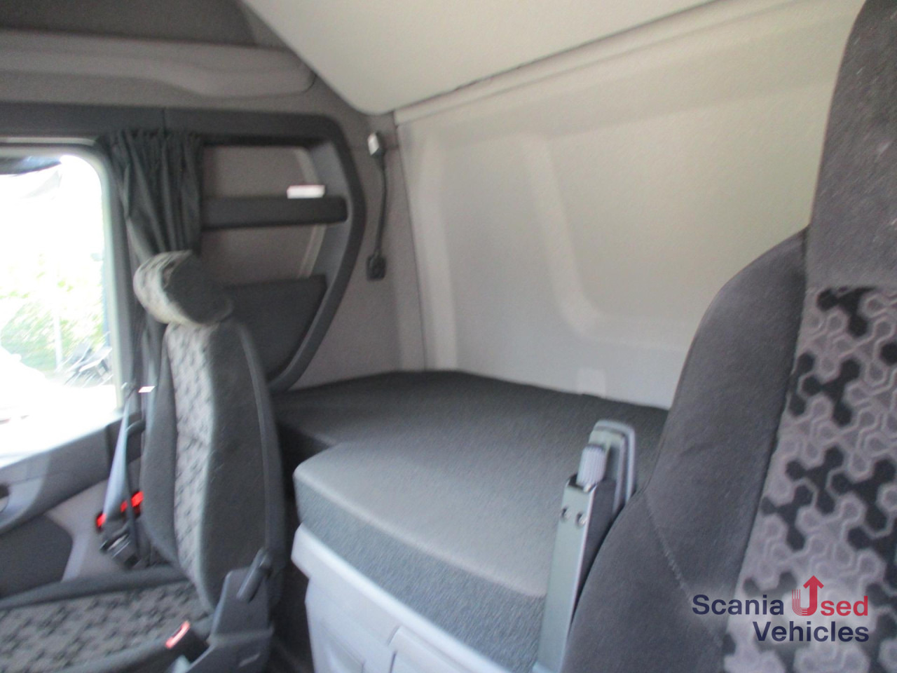 SCANIA R 460 A4x2NA / 2-Kreis Hydr. / Navi / LED / ADR AT - Cabeza tractora: foto 3 SCANIA R 460 A4x2NA / 2-Kreis Hydr. / Navi / LED / ADR AT - Cabeza tractora: foto 3