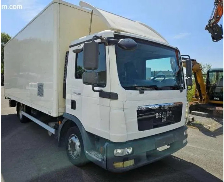 MAN TGL 8.180 met/avec/mit RINGFEDER / 203527 km - Camión caja cerrada: foto 1 MAN TGL 8.180 met/avec/mit RINGFEDER / 203527 km - Camión caja cerrada: foto 1