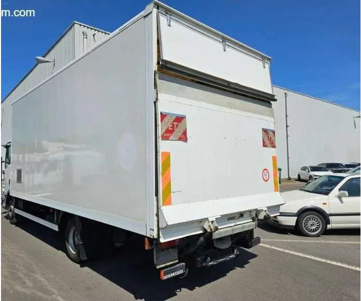 MAN TGL 8.180 met/avec/mit RINGFEDER / 203527 km - Camión caja cerrada: foto 5 MAN TGL 8.180 met/avec/mit RINGFEDER / 203527 km - Camión caja cerrada: foto 5