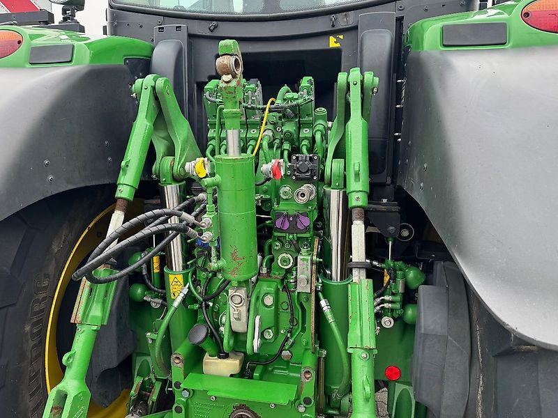 John Deere 6R250 AP 50KM COMMAND-PRO FH+FA 2022 2800 UUR!!! - Tractor: foto 5 John Deere 6R250 AP 50KM COMMAND-PRO FH+FA 2022 2800 UUR!!! - Tractor: foto 5