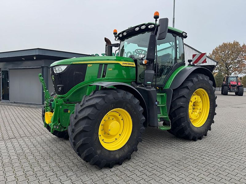 John Deere 6R250 AP 50KM COMMAND-PRO FH+FA 2022 2800 UUR!!! - Tractor: foto 1 John Deere 6R250 AP 50KM COMMAND-PRO FH+FA 2022 2800 UUR!!! - Tractor: foto 1
