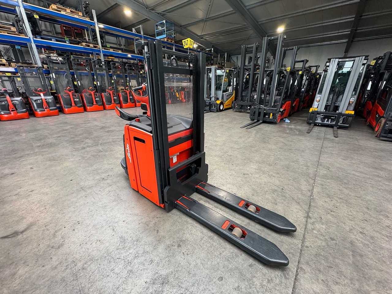 09/2017 SERVICE + UVV 03/2026 LINDE L14AP EVO 1.400KG PALLET TRUCK ANT 4.885 HOURS SCALE - Carretilla elevadora: foto 5 09/2017 SERVICE + UVV 03/2026 LINDE L14AP EVO 1.400KG PALLET TRUCK ANT 4.885 HOURS SCALE - Carretilla elevadora: foto 5